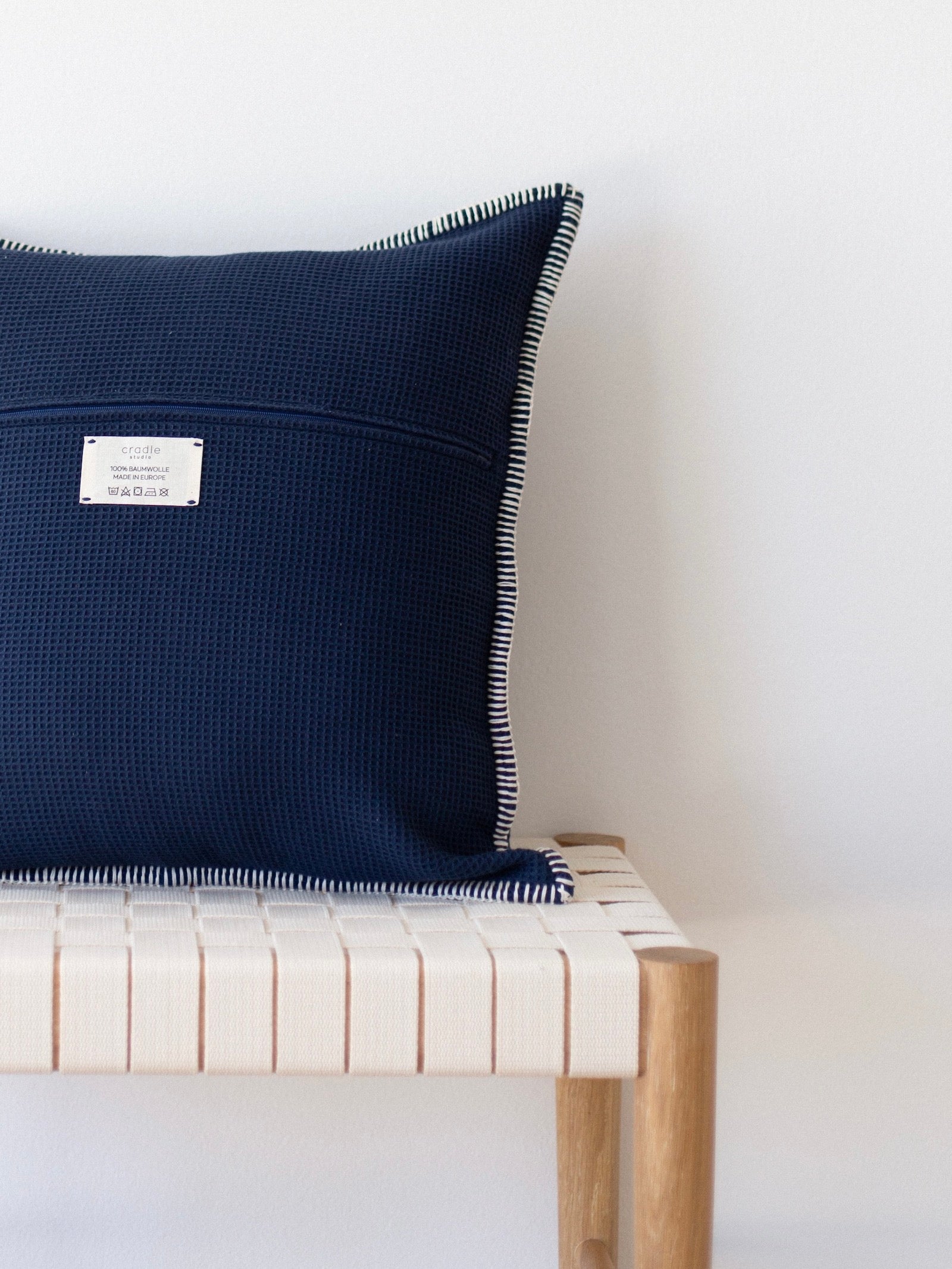Piqué Cushion / Kap