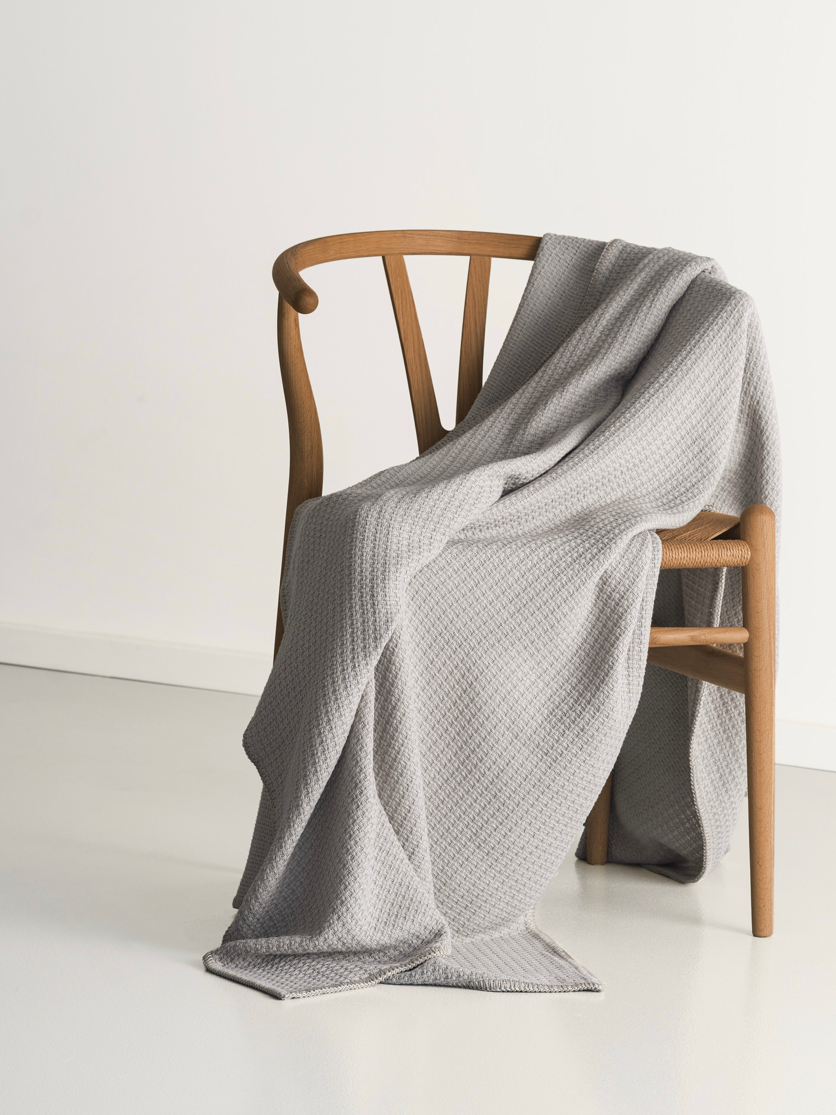 Feinstrick Wohndecke / Warm Stone